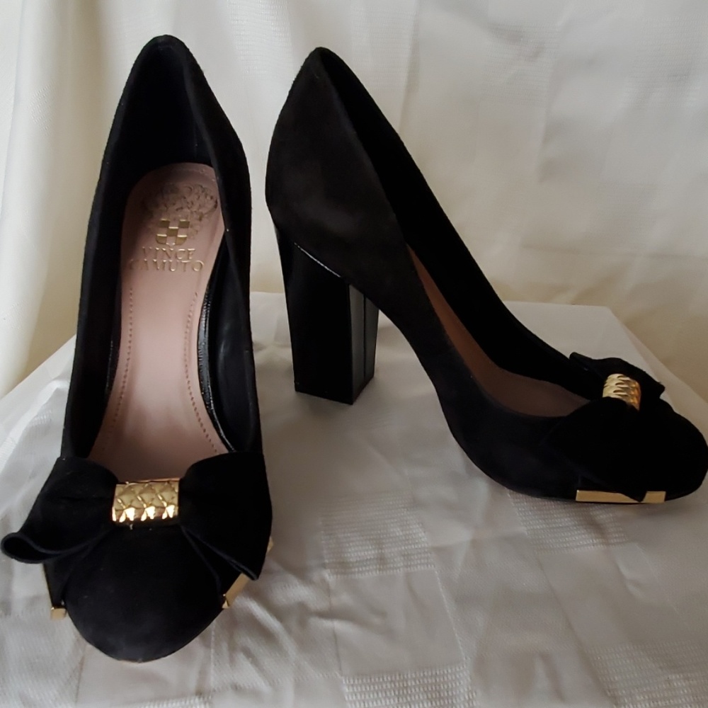 Vince Camuto Blk Velvet Bow Gold Heel Chunky Heel